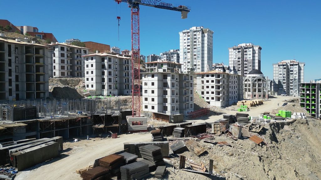 Saygılı'dan Karabağlar TOKİ şantiyesinde inceleme