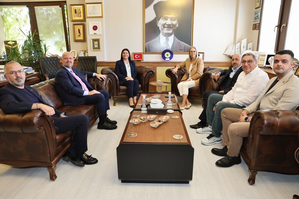 AK Partili Çankırı'dan Fıçı'ya tebrik ziyareti 2 AK Partili Çankırı'dan Fıçı'ya tebrik ziyareti
