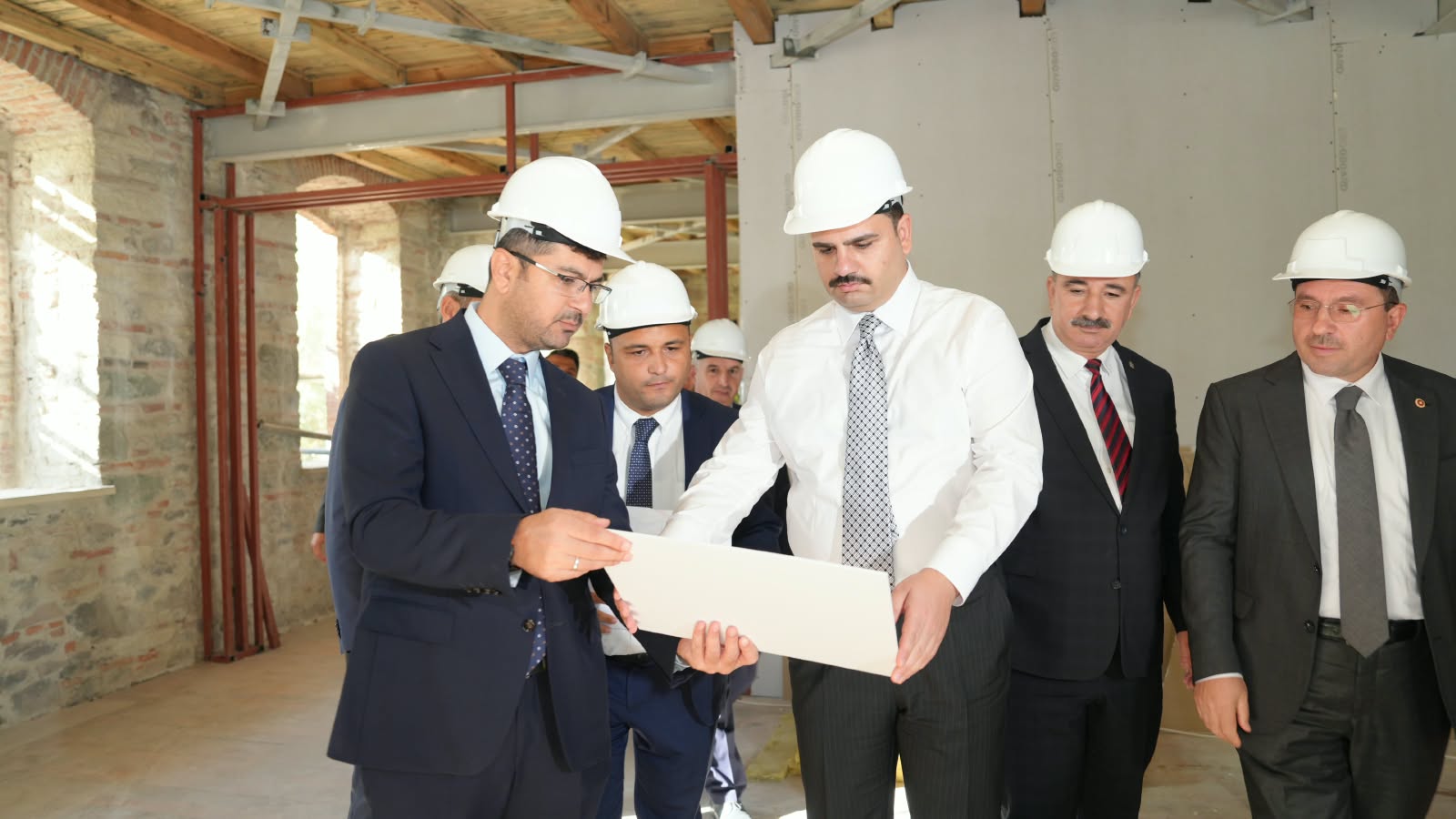 AK Parti Genel Sekreteri Eyyüp Kadir İnan un fabrikasında