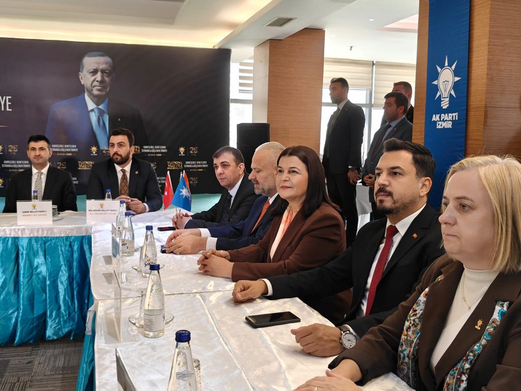 Bilal Saygılı Türkiye Yüzyılı buluşmasında: 'İzmir için çalışıyoruz'