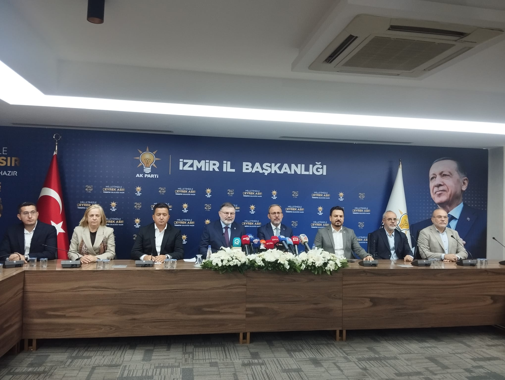 "İzmir'in mayasında spor, hamurunda gençlik var!" AK Parti İzmir İl Başkanı Bilal Saygılı'dan gençlik mesajları!