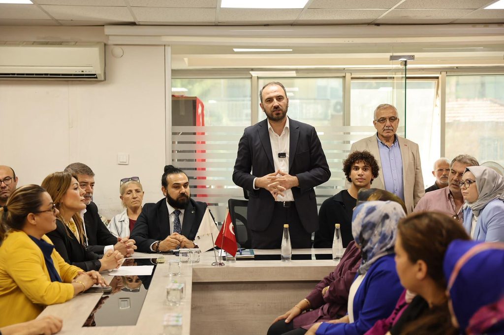 AK Parti Gaziemir İlçe Danışma Meclisi toplandı: İsmail Yaşadı'dan net mesajlar