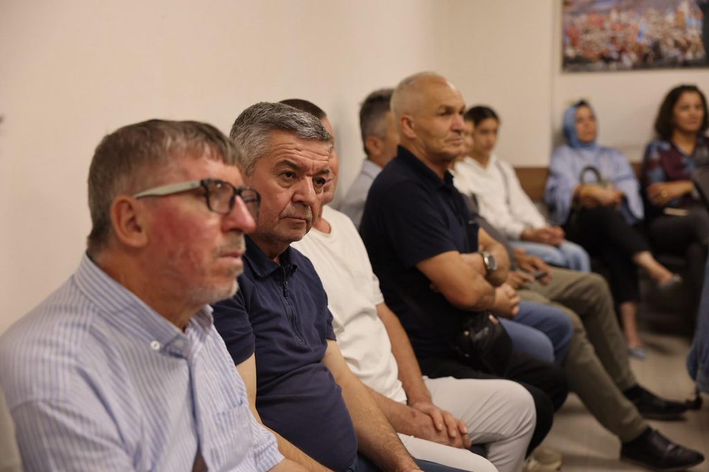 AK Parti Gaziemir İlçe Danışma Meclisi toplandı: İsmail Yaşadı'dan net mesajlar