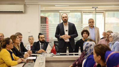 AK Parti Gaziemir İlçe Danışma Meclisi Toplantısı’nda teşkilat mensuplarına seslenen