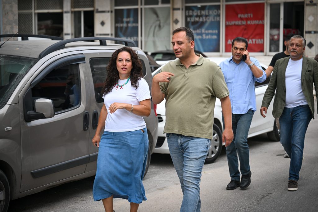 Bornova’da hizmet sokakta şekilleniyor 3 Bornova’da hizmet sokakta şekilleniyor