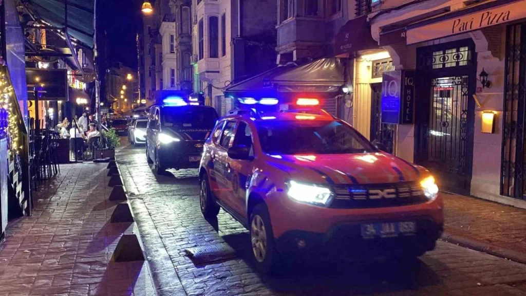 İzmir dahil 15 kentte 'Ailem Güvende' operasyonu