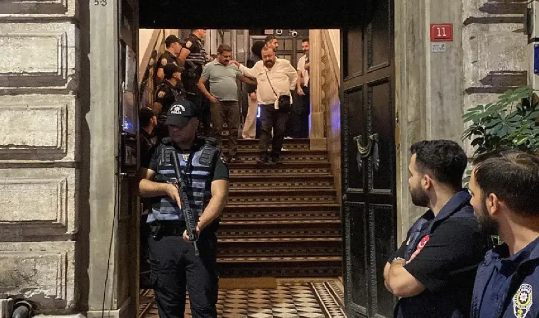 İzmir merkezli "Ailem Güvende" operasyonu kapsamında adliyeye sevk edilen 18