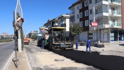 İzmir Büyükşehir Belediyesi İZBETON ekipleri, Aliağa'da Siteler Mahallesi ile çevre