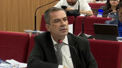 İzmir Büyükşehir Belediye Meclisi’nde MHP Grup Başkanvekili Bahadır Altınkeser görevinden