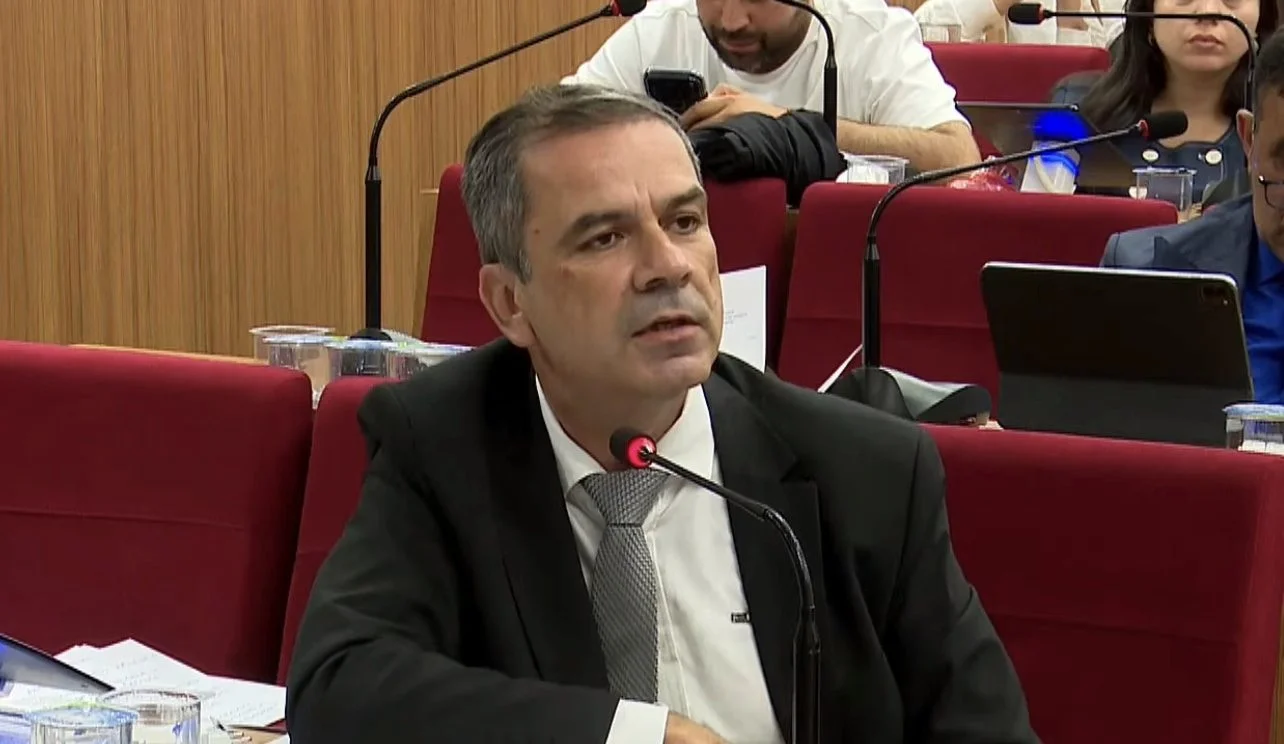 İzmir Büyükşehir Belediye Meclisi’nde MHP Grup Başkanvekili Bahadır Altınkeser görevinden