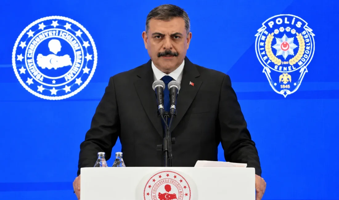 Manisa'nın Turgutlu ilçesinde 11 öğrencinin yaralandığı okul önü silahlı saldırının