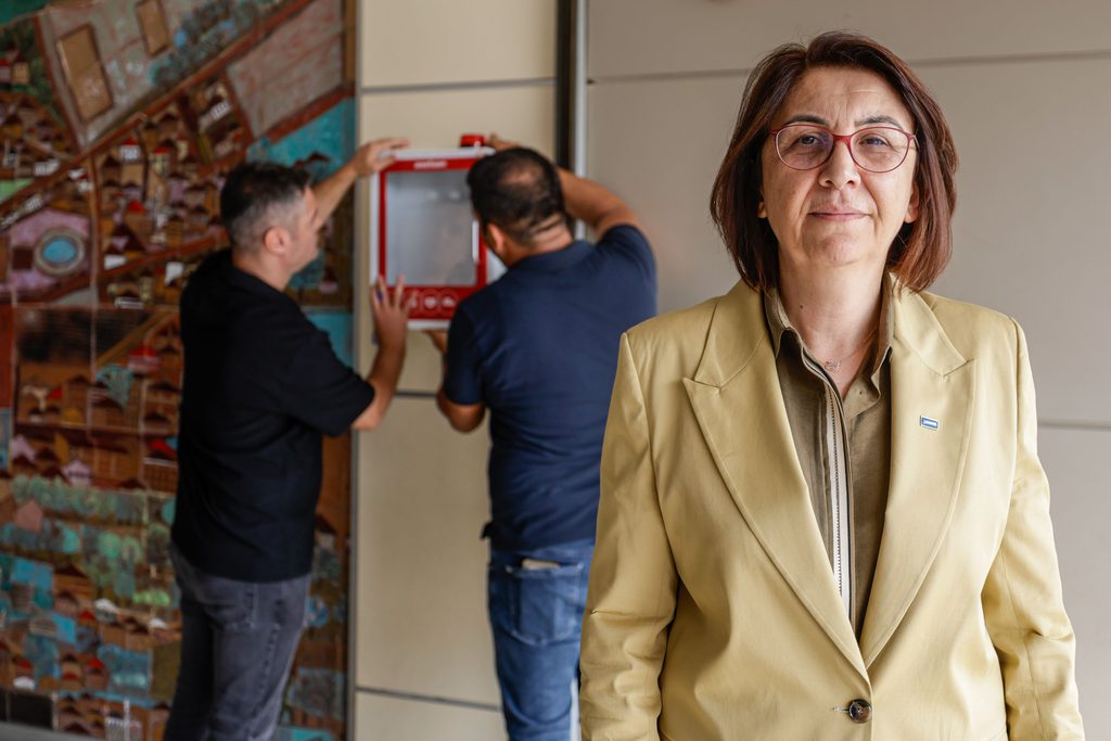 İzmir'de 50 noktaya kalp krizlerinde kullanılan şok cihazı