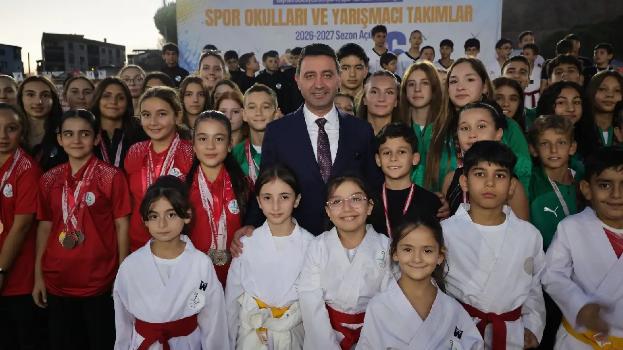 Bayraklı’da spor sezonu coşkuyla başladı