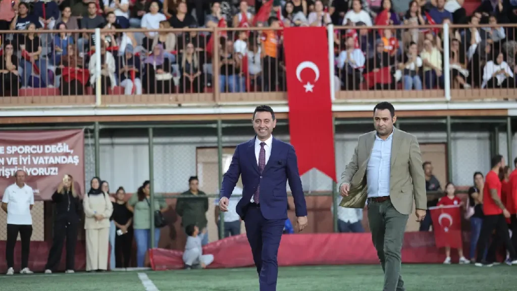 Bayraklı’da spor sezonu coşkuyla başladı