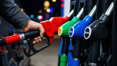 Motorin fiyatlarında beklenen 8,24 TL’lik rekor artışın ardından, benzin fiyatlarında