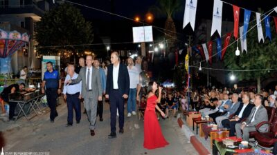 Kurtuluş coşkusu yerel lezzetlerle buluştu! Büyükşehir Başkan Vekili Yıldır ve