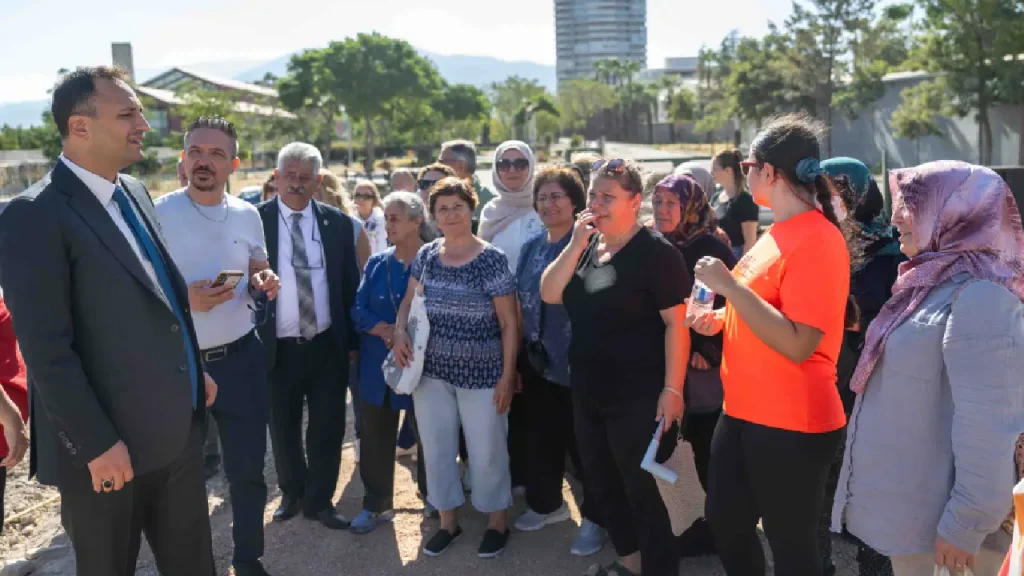 Bornova’da iki yeni “Kent Bostanı” daha açıldı