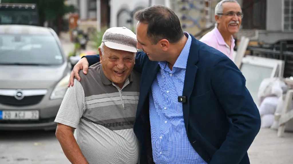 Bornova’da çifte merdiven hamlesi: Atatürk Mahallesi’nde kronikleşen sorunlar çözülüyor