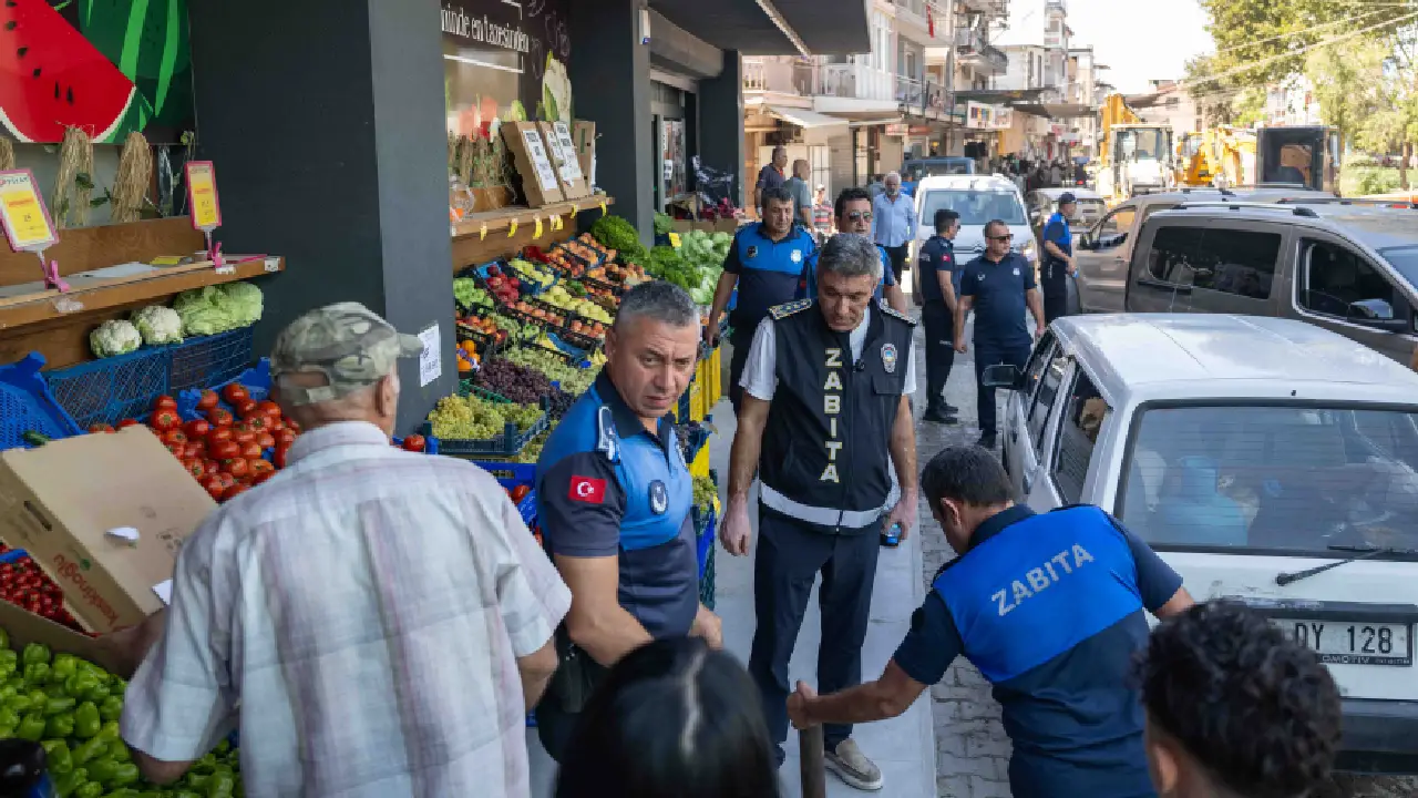Bornova’da kaldırımlar yayaların: Başkan Eşki’den esnafa ‘Ortak Yaşam’ çağrısı