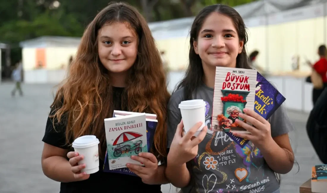 Bornova Belediyesi, 790 bin kitap ve 440 yazarı Büyükpark’ta edebiyat