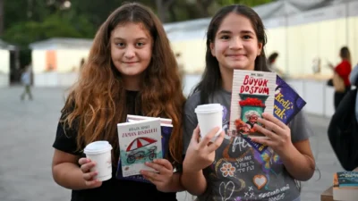 Bornova Belediyesi, 790 bin kitap ve 440 yazarı Büyükpark’ta edebiyat