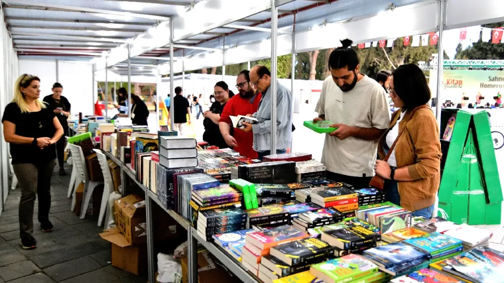 Edebiyatın kalbi Bornova’da atacak: 7. Kitap Günleri başlıyor! 3 Edebiyatın kalbi Bornova’da atacak: 7. Kitap Günleri başlıyor!