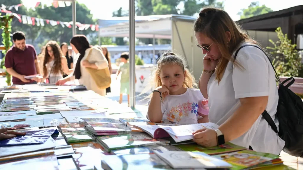 Edebiyatın kalbi Bornova’da atacak: 7. Kitap Günleri başlıyor! 1 Edebiyatın kalbi Bornova’da atacak: 7. Kitap Günleri başlıyor!