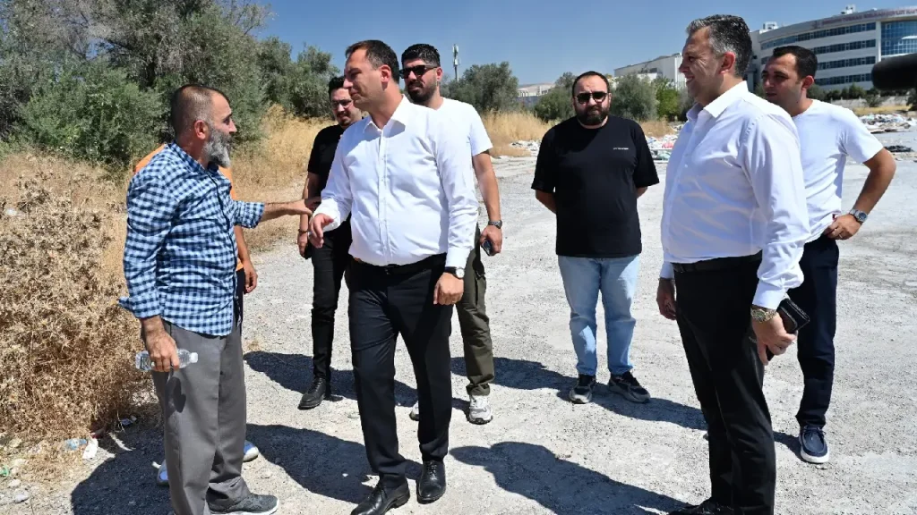 Bornova’da kaçak molozla topyekün mücadele: Başkan Eşki’den ‘El ele verelim’ çağrısı