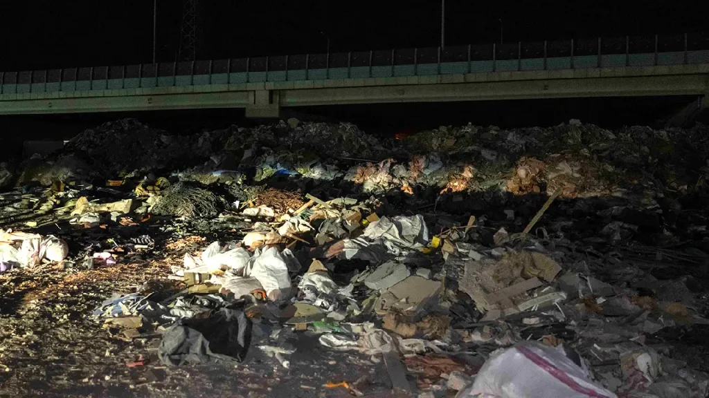 Bornova’da kaçak moloz seferberliği: Tüm ekipler sahaya iniyor 2 Bornova’da kaçak moloz seferberliği: Tüm ekipler sahaya iniyor