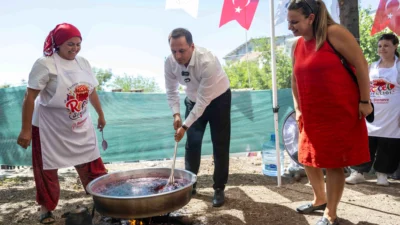 Bornova Belediyesi’nin yerel üretimi, geleneksel lezzetleri ve kadın emeğini desteklemek