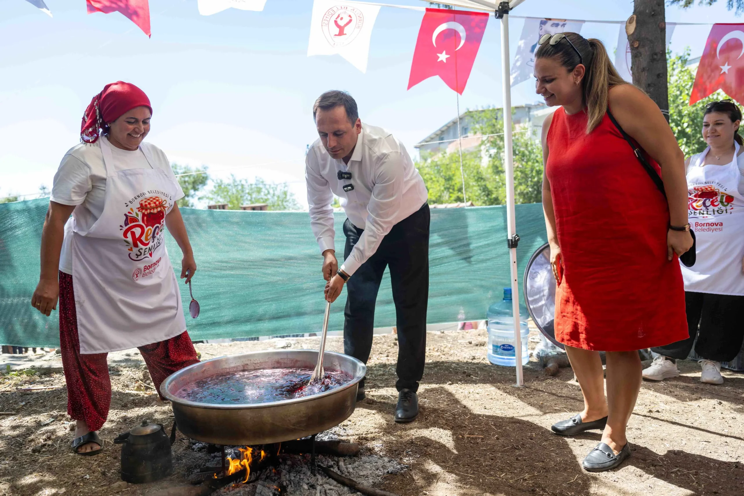 Bornova Belediyesi’nin yerel üretimi, geleneksel lezzetleri ve kadın emeğini desteklemek