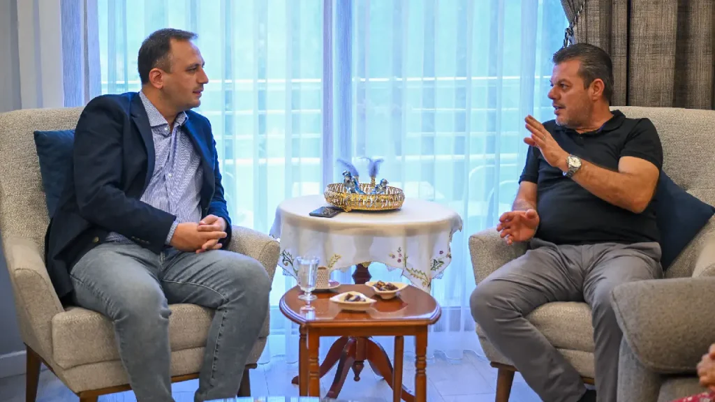 Başkan Eşki’den vefa ziyareti: "Her şartta Bornovalıların yanındayız" 1 Başkan Eşki’den vefa ziyareti: "Her şartta Bornovalıların yanındayız"