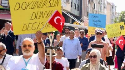Buca Belediyesi, düzenlediği “Barış ve Empati Şenliği” ile barış, kardeşlik