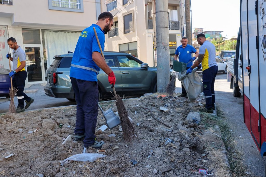 Buca’da Dünya Temizlik Günü’ne özel temizlik harekâtı