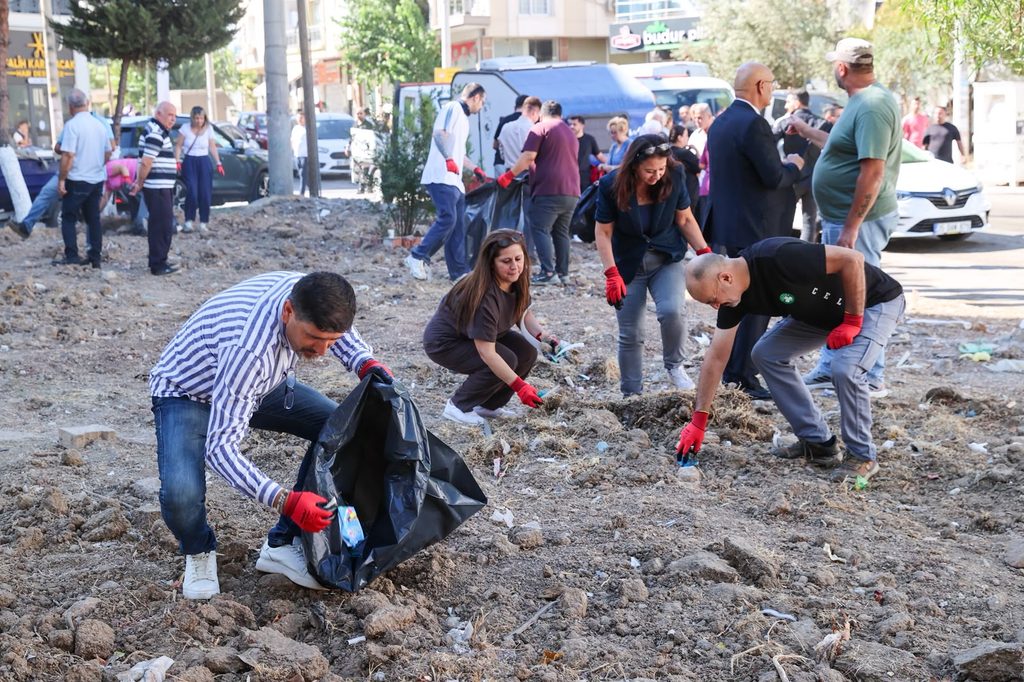 Buca’da Dünya Temizlik Günü’ne özel temizlik harekâtı