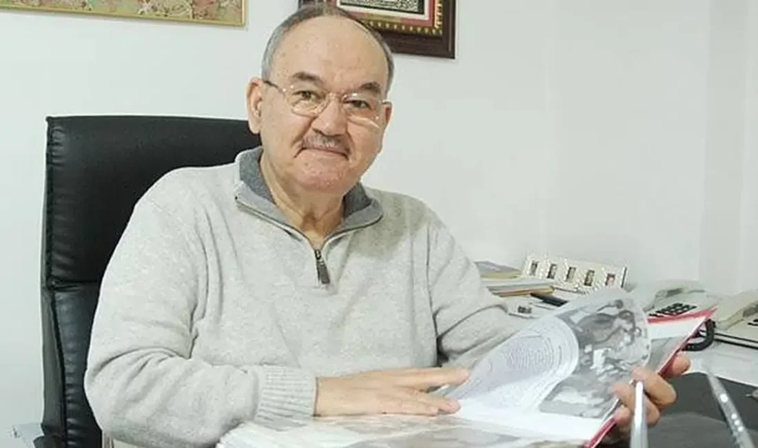 İzmir’in eski büyükşehir belediye başkanlarından Dr. Burhan Özfatura, 83 yaşında