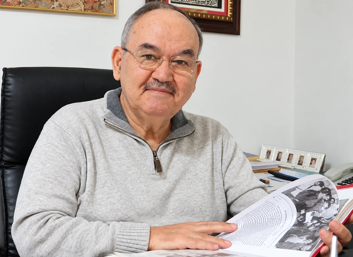 İzmir Büyükşehir Belediyesi eski Başkanı Burhan Özfatura, dün akşam evinde