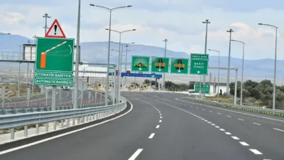 İzmir-Aydın ve İzmir-Çeşme otoyollarının Resmi Gazete'de yayımlanan kararla özelleştirme kapsamına