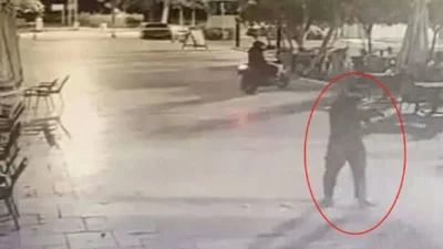 İzmir’in Çiğli ilçesinde Çiğli Belediye Başkanı Onur Emrah Yıldız’ın makam
