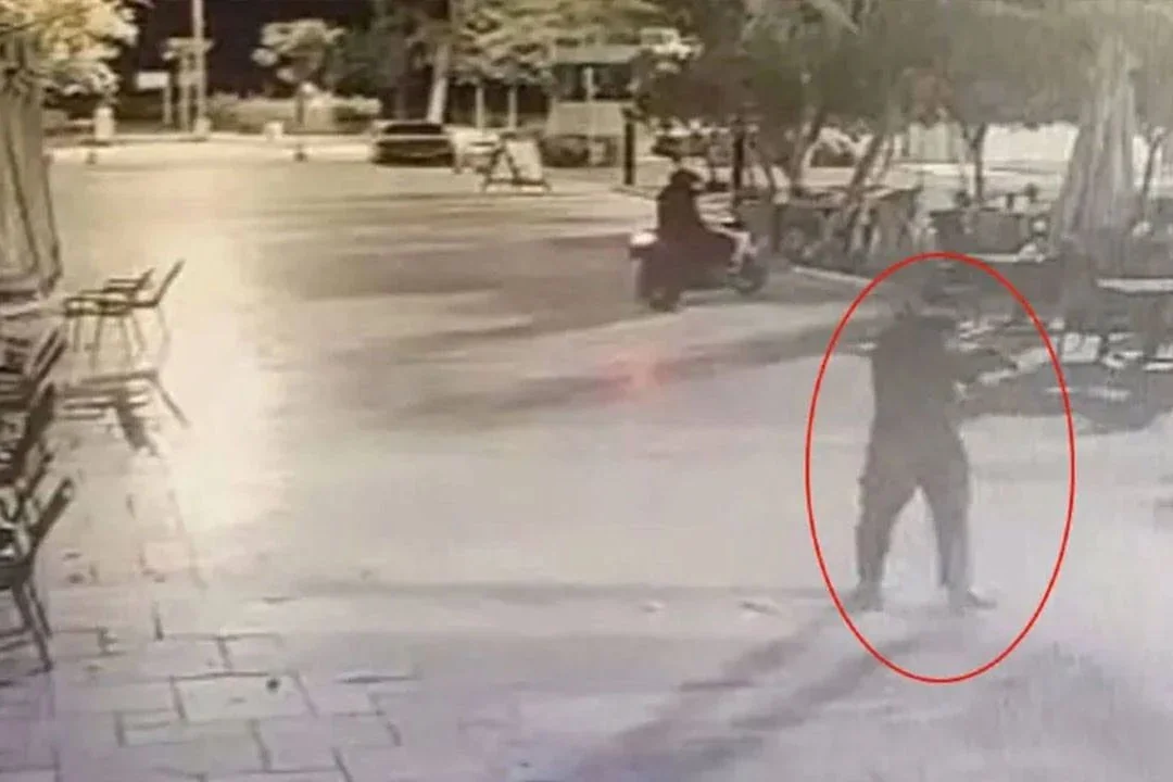 İzmir’in Çiğli ilçesinde Çiğli Belediye Başkanı Onur Emrah Yıldız’ın makam