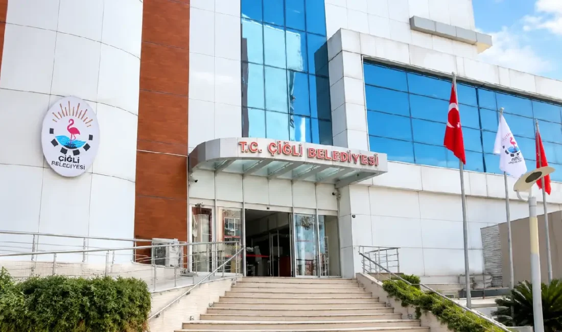 Çiğli Belediye Meclisi'ndeki CHP, YENİ Parti ve bağımsız üyeler, AK