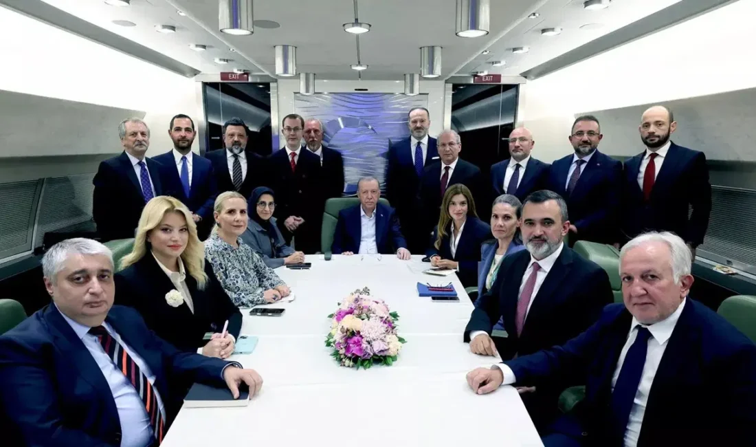 Kırgızistan dönüşü uçakta gazetecilerin sorularını yanıtlayan Cumhurbaşkanı Recep Tayyip Erdoğan,