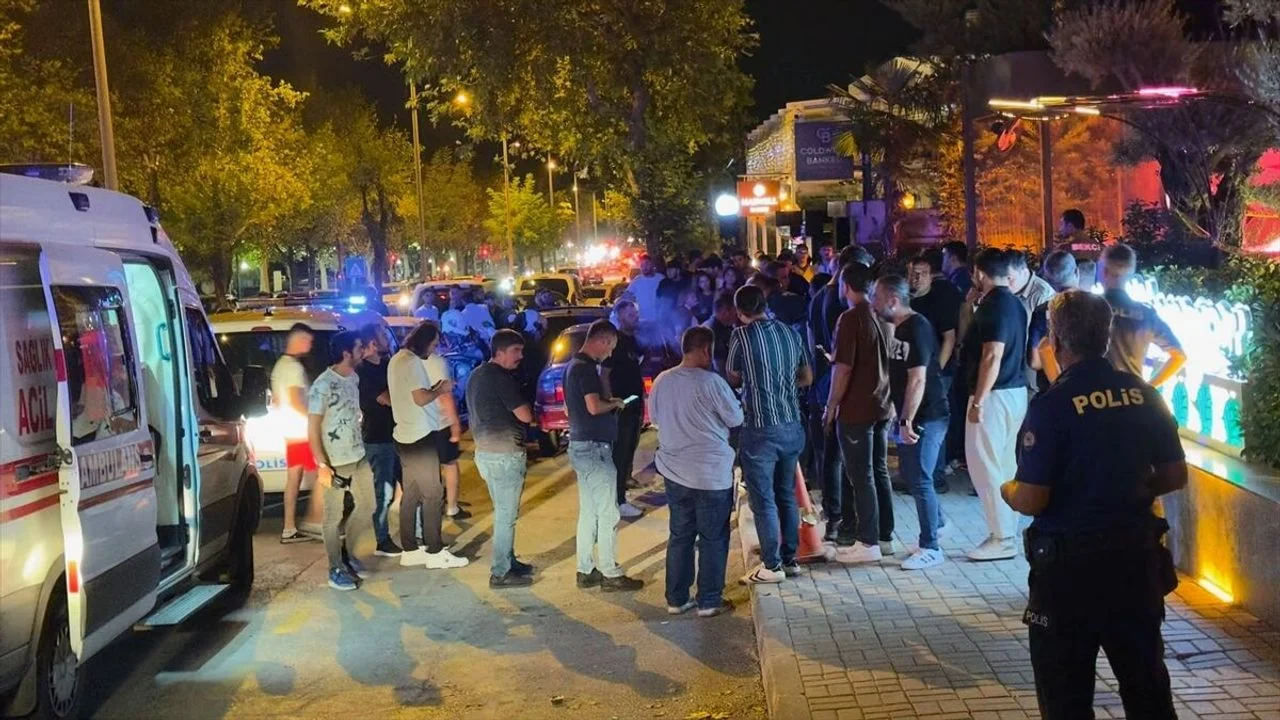 Denizli’nin Merkezefendi ilçesindeki bir restoranda "alacak-verecek" iddiasıyla başlayan tartışma silahlı