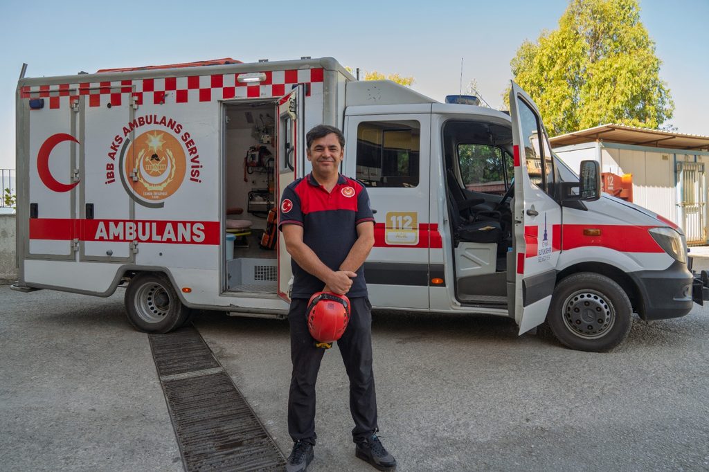 İzmir İtfaiyesi bu kez yangına değil erken doğuma koştu