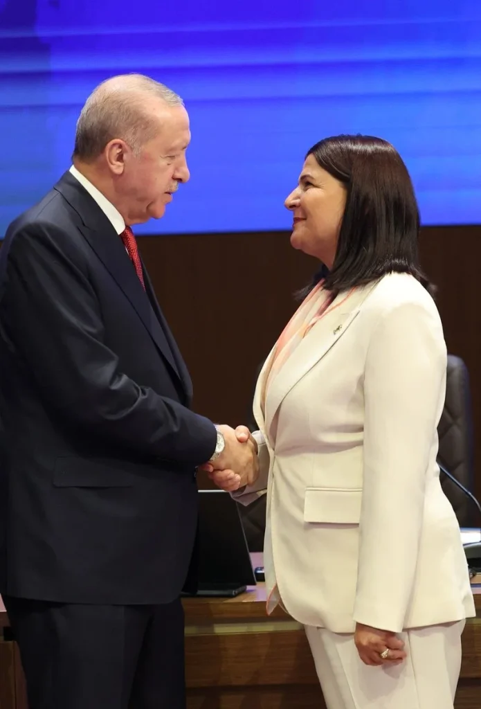 AK Parti İl Başkanı Saygılı'dan Fıçı'ya: 'Hoşgeldiniz' 2 AK Parti İl Başkanı Saygılı'dan Fıçı'ya: 'Hoşgeldiniz'