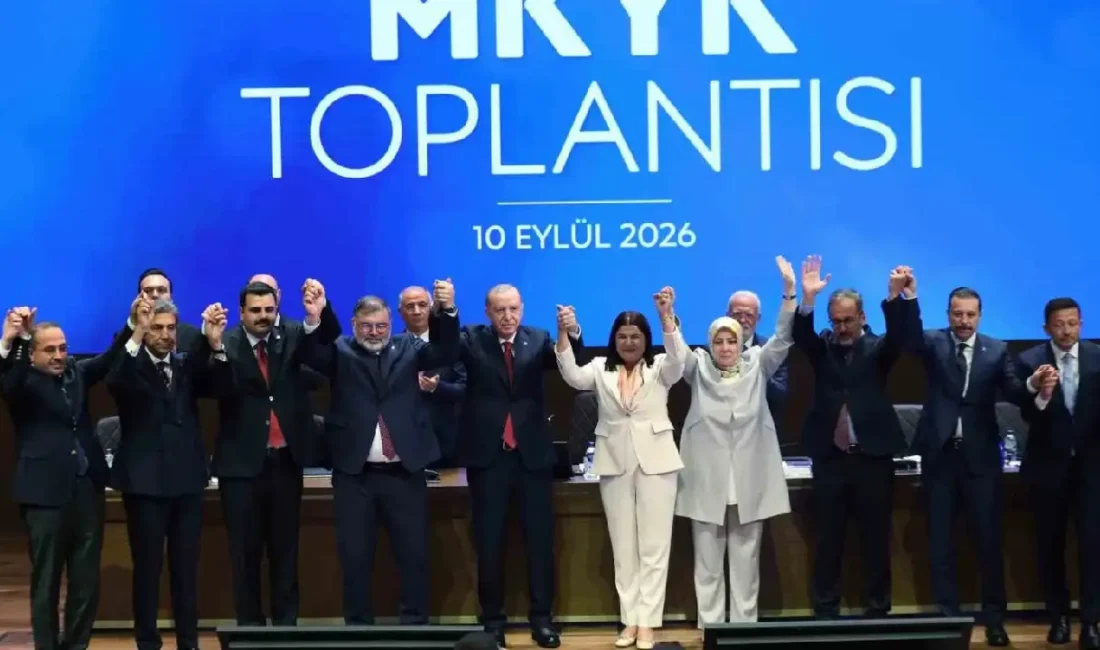 AK Parti MKYK toplantısının ardından Parti Sözcüsü Ömer Çelik, 3'ü