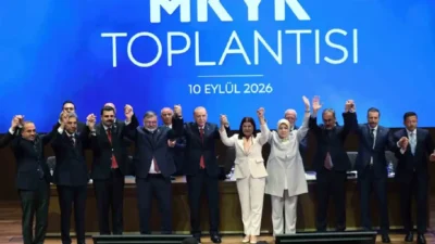AK Parti MKYK toplantısının ardından Parti Sözcüsü Ömer Çelik, 3'ü