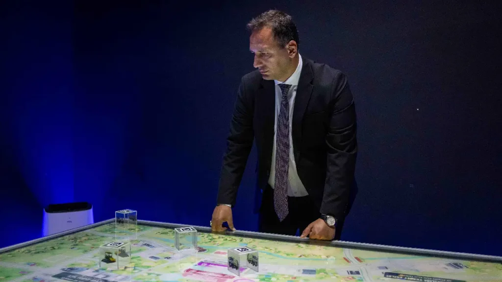 Geleceğin Bornovası İEF’de tanıtılıyor: “Üç Dönüşüm” vizyonu büyük ilgi görüyor 2 Geleceğin Bornovası İEF’de tanıtılıyor: “Üç Dönüşüm” vizyonu büyük ilgi görüyor