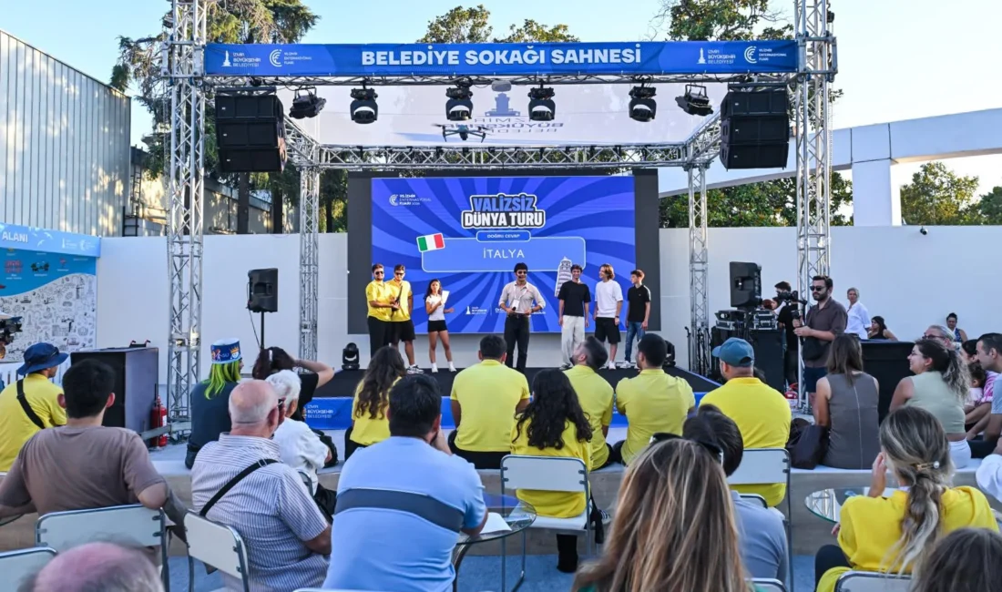 İzmir Enternasyonal Fuarı’ndaki Belediye Sokağı’nda gençleri mesleki deneyimlerle buluşturan İzmir