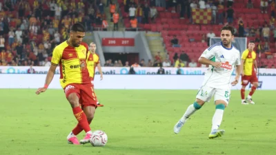 Trendyol Süper Lig’in 6. haftasında Gürsel Aksel Stadyumu’nda Çaykur Rizespor’u